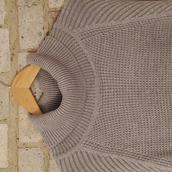 Women's Grey, Knit, Turtleneck Sweater Dress. Size Small. Made by Seven Sisters - Picture 5 of 5